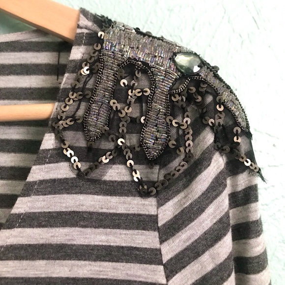 Forever 21 Grey Striped V-Neck with Beaded Shoulder Appliqués size M - Picture 2 of 5